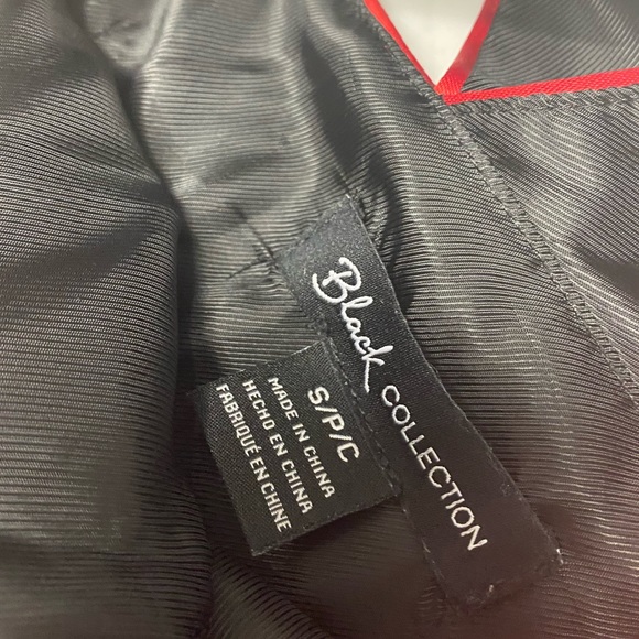 Red silk dress - Picture 2 of 4